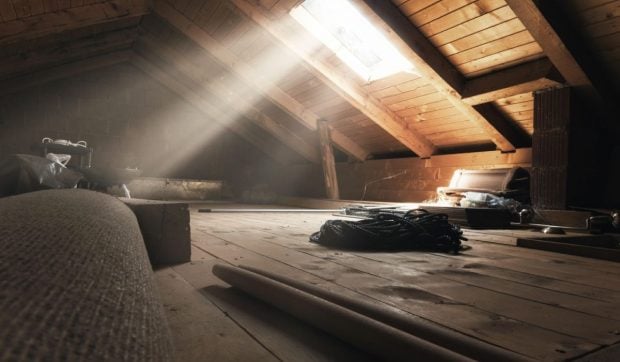 Comoara de peste 200.000 de euro găsită în podul unei case după aproape 90 de ani