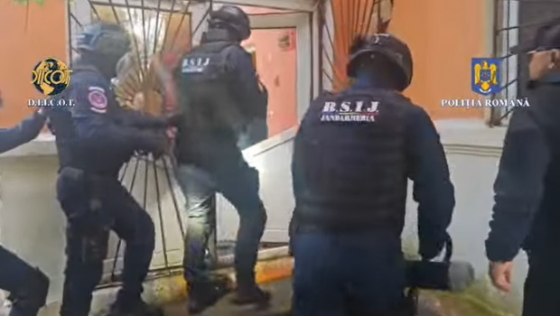 Românii duși din Mexic în America și puşi să cerşească şi să fure au strâns 5 milioane de dolari