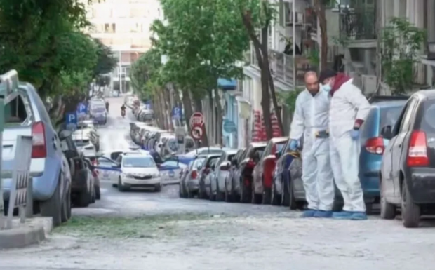 O femeie din Salonic care voia să arunce în aer un bancomat a murit după ce bomba i-a explodat în brațe