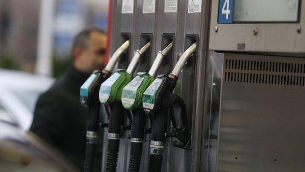 Benzina și motorina s-au scumpit din nou în România, vineri, 1 mai 2026. Cât costă un litru de carburant în București, Cluj-Napoca, Timișoara, Iași și Constanța