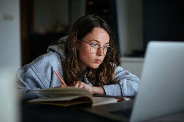 Programă Filosofie Bac 2025 – Teme de studiu pentru examenul de Bacalaureat