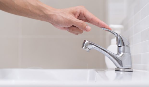 Un oraș cu peste 30.000 de locuitori a rămas fără apă potabilă. Precizările CNAIR