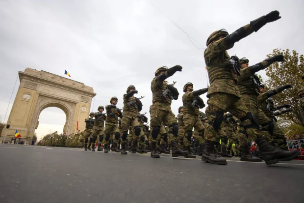 Stagiu militar voluntar plătit: tinerii primesc un bonus de peste 12.000 de lei, după 4 luni de pregătire militară