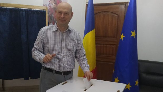 Un român din Burkina Faso a zburat aproape 2.000 de kilometri ca să voteze. Votul în sine a durat un minut