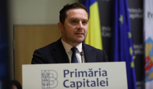 Directorul STB nu va mai câștiga 12.000 de euro pe lună. Stelian Bujduveanu cere plafonarea salariilor și indemnizațiilor în companiile municipale