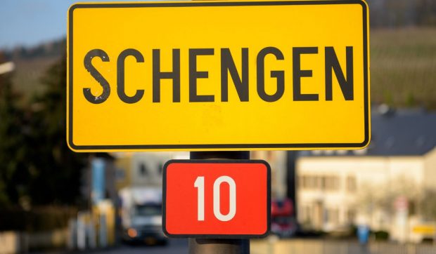 Suedia suspendă spațiul Schengen, începând de luni. Sfaturile MAE pentru românii care călătoresc în țara nordică