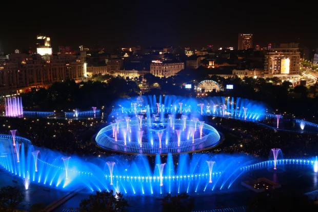 Spectacolele Simfonia Apei de la Fântânile Urbane din Piața Unirii revin în 2025, cu muzică din Harry Potter sau Star Wars. Program complet