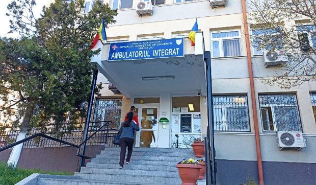 O fetiță de 3 ani a murit la spitalul din Târgu Jiu, iar medicii cred că a înghițit medicamentele surorii sale, care are autism