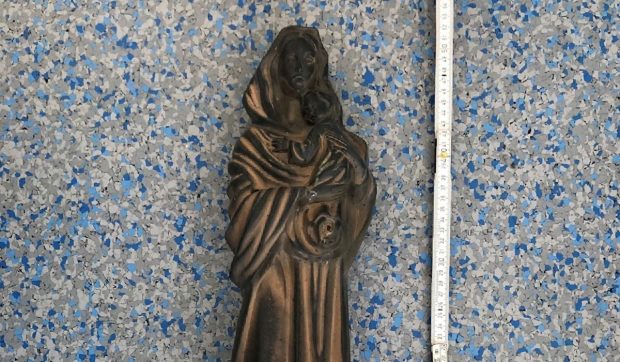 Un român a furat statui de 600.000 de euro de pe mormintele din cimitirele din toată Germania