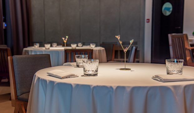 Primul restaurant indian cu 3 stele Michelin din lume se află în Dubai și are doar 20 de locuri