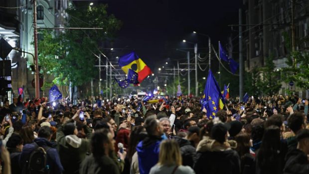 Cum sărbătoresc susținătorii lui Nicușor Dan victoria acestuia în alegerile prezidențiale