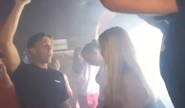 Politicienii și părinții nu mai suportă autobuzele de noapte, în Norvegia. Absolvenții fac partyuri săptămâni întregi în ele, înainte să încheie toate examenele