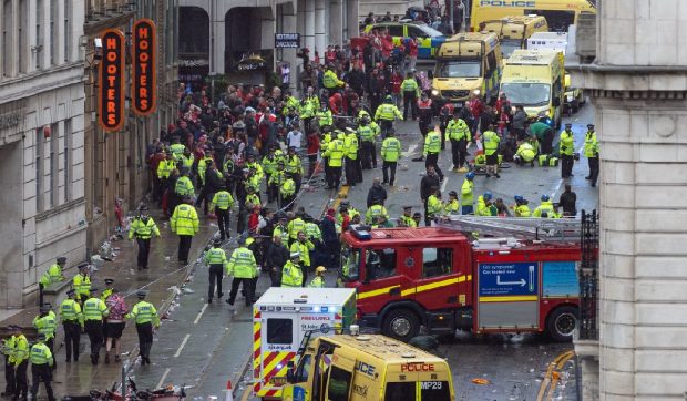 A fost arestat bărbatul care a intrat cu mașina în mulțime la Liverpool și a făcut cel puțin 79 de victime. Fotografia cu el a fost făcută publică