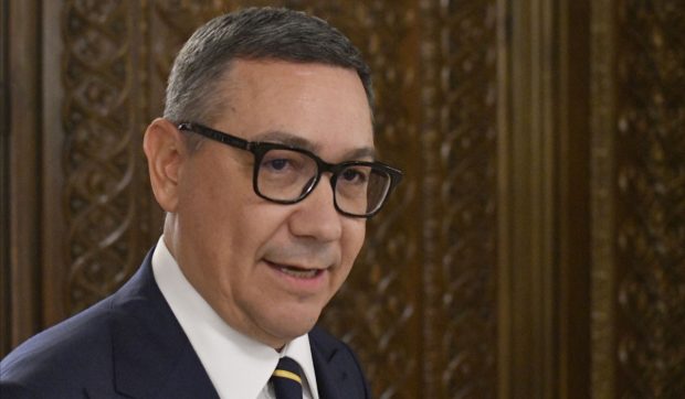 Victor Ponta face un sondaj public pe rețelele sociale, cu doar câteva zile înainte de alegerile prezidențiale: aproape 5.000 de români au votat