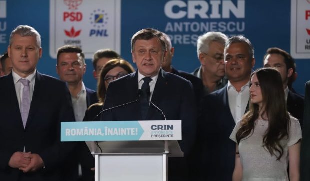 Crin Antonescu, după aflarea rezultatelor Exit Poll pentru turul întâi al alegerilor prezidențiale 2025: „Un gest de responsabilitate, așteptăm numărătoarea tuturor voturilor”