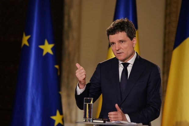 „Miza a depășit cu mult modesta Românie”, comentariul la radioul național din Franța despre „victoria miraculoasă” a lui Nicușor Dan