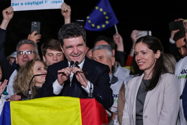 Mirabela Grădinaru, despre Nicușor Dan: „Chiar este un tată prezent în viața copiilor. El este acolo”