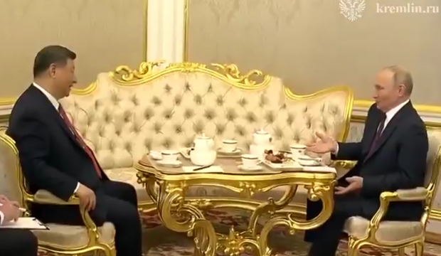 Moment viral cu Xi Jinping și Vladimir Putin care se invită reciproc să bea ceai, dar niciunul nu o face: „Un pic de poloniu” I VIDEO