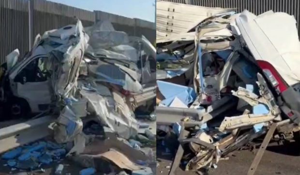 Accident pe Drumul Expres DEX 12 Craiova-Pitești: o dubă a fost despicată complet de un TIR, o persoană a murit