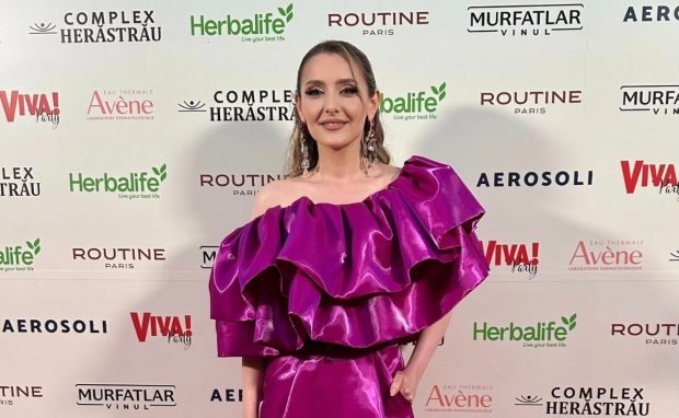 Carolina a încheiat clasa a IV-a și Raisa a terminat clasa a II-a