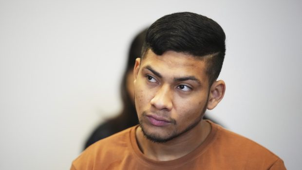 Un columbian suspectat de legături cu Rusia a fost condamnat la închisoare pentru incendierea unor autobuze în Praga