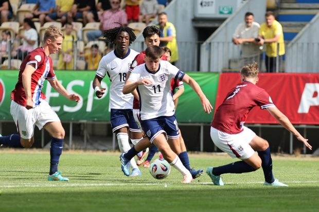 Programul Europeanului U19 2025 – rezultate și clasamente. Anglia a remizat cu Norvegia, Olanda a surclasat Germania. România joacă luni cu Spania