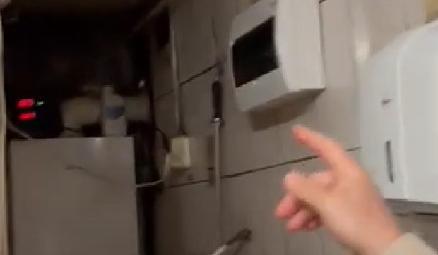 Protecția Consumatorilor a depistat inclusiv pericol de electrocutare la un restaurant indian din Constanța | VIDEO