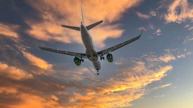 Un avion plin cu 150 de oameni, care zbura de la Budapesta la Lyon, în pericol după ce în cabina piloţilor a apărut fum