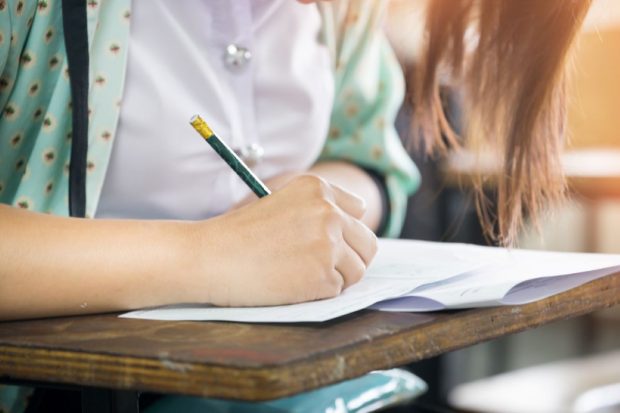 BAC Economie 2025. Astăzi are loc proba scrisă la Economie la Bacalaureat