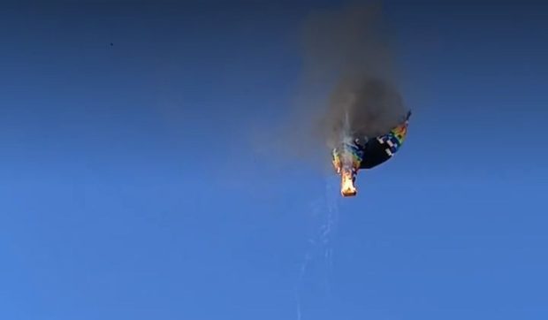 Opt oameni au murit după ce un balon cu aer cald a luat foc în Brazilia: „Au căzut din cer”