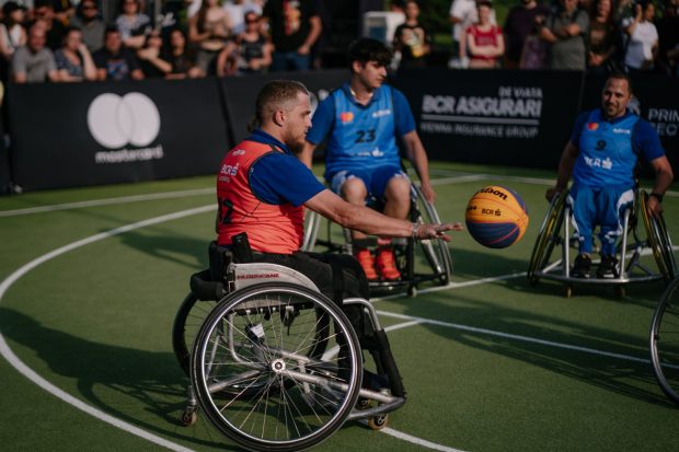 Cine a întors scaunul lui Theo Rose pe terenul de baschet? Super show și momente emoționante la BCR Sport Arena Streetball pe terenurile din Parcul Liniei