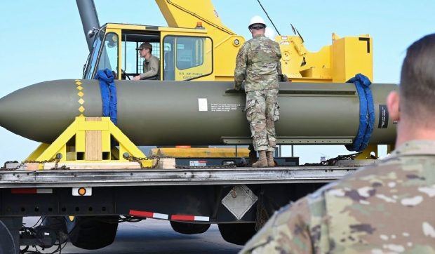 Arma secretă a SUA, capabilă să străpungă buncăre și să lovească adânc în programul nuclear iranian