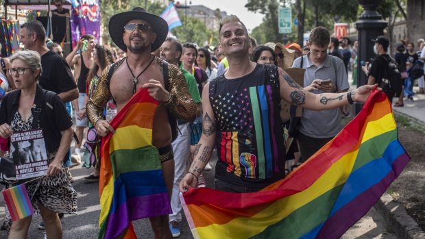 Un român, în fruntea delegației Parlamentului European la Budapest Pride, marșul interzis de Viktor Orban