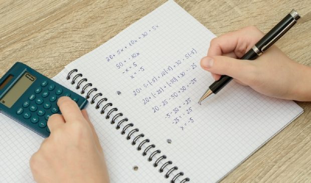 Ce este şi cum se determină cel mai mare divizor comun