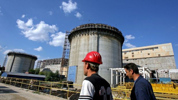 Centrala de la Cernavodă s-a oprit. România, care avea deja cea mai scumpă energie din Europa, importă curent ca să nu rămână în beznă