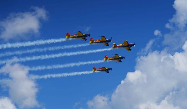 Avionul de luptă F-16 a făcut show la Craiova, la un spectacol aerian: „Putere maximă” | VIDEO
