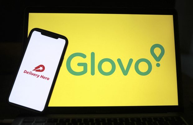 Companiile de livrări de mâncare Glovo și Delivery Hero, amendate de UE cu peste 300 de milioane de euro pentru organizarea unui „cartel”