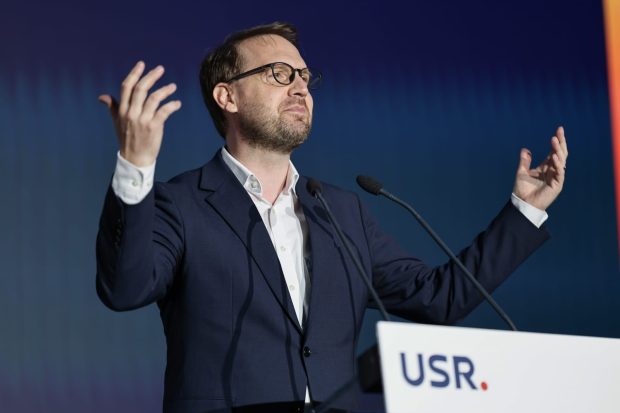 Dominic Fritz, atac dur la adresa partidului AUR: „Vrea o Românie condusă de hoţi cu tricolorul în mână”