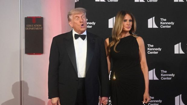 Donald Trump, primit cu huiduieli și tratat cu spatele la un spectacol din Washington. Reacția președintelui american | VIDEO