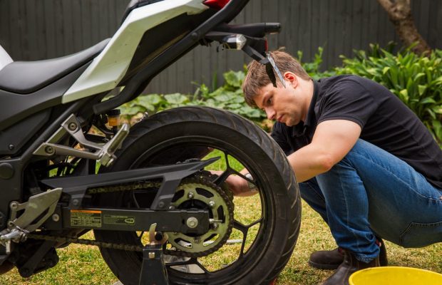 Întreținerea corectă a motocicletei: ce trebuie să faci lunar