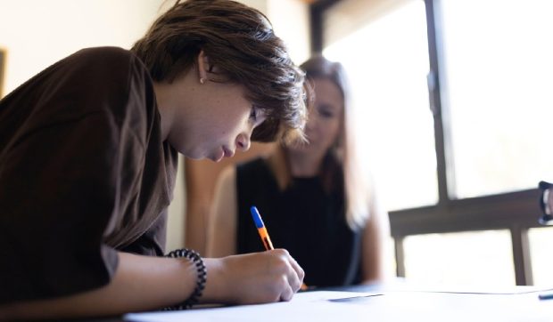 Ce spune o profesoară din Iași, înainte de începerea anului școlar: „Am simțit că sunt un angajat în pericol”