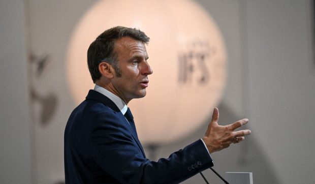 China îl critică dur pe Macron pentru comentariile „inacceptabile și dublul standard” atunci când a comparat Taiwanul cu Ucraina