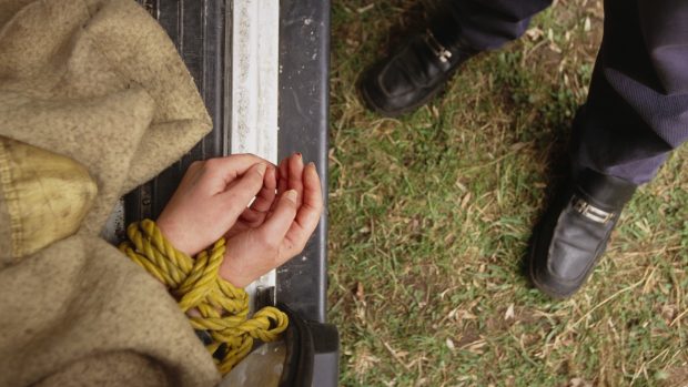 O tânără din Ploiești a fost răpită de fostul iubit, dusă în pădure și amenințată cu moartea. Ce s-a întâmplat apoi