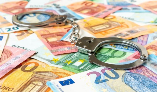 Șapte patroni români și moldoveni de firme de construcții au câștigat necinstit 55 de milioane de euro, în Franța