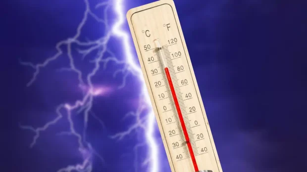 Cod galben de caniculă, ploi torențiale și vijelii. Harta județelor afectate de fenomenele meteo extreme