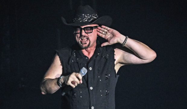 Geoff Tate, fostul solist al trupei Queensrÿche: „Trăiesc muzica emoțional. Am încredere în mine, în inima mea și-n oamenii cu care lucrez” | Interviu