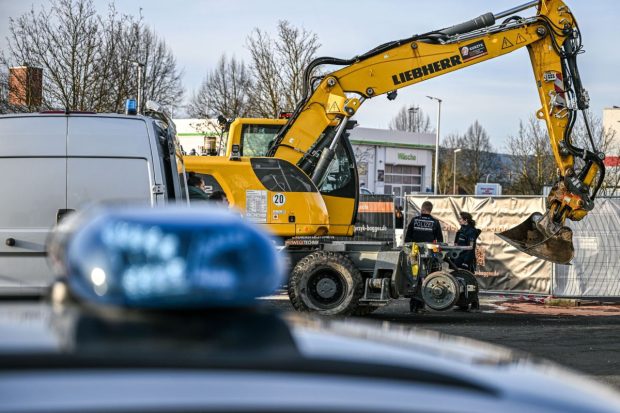 Un român a povestit cum a furat un excavator pe care a vrut să-l vândă cu 2.000 de euro, în Belgia