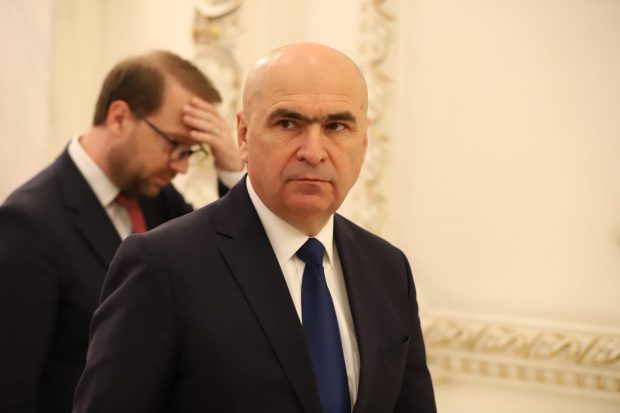 „Reforma” bugetară a lui Bolojan de la Senat: două treimi din posturi, „rezolvate” prin transferuri, pensionari, dar și pentru că nu erau ocupate
