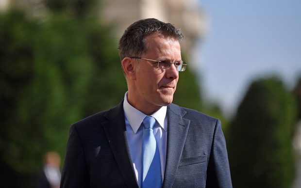 Ministrul vrea să ducă armata la refrișat 