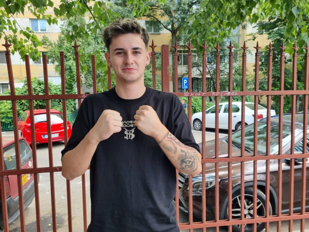 Elevul filmat de Libertatea după BAC, care cerea disperat 45 sutimi la contestație și promitea că va fi „rachetă”, a primit notă de trecere: „Acum pot să visez”